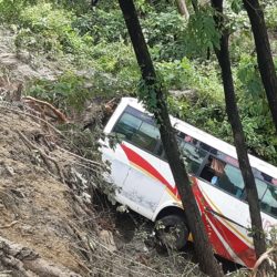नवलपरासीमा पहिरोले पुरिएर एकको मृत्यु ६ जना घाइते