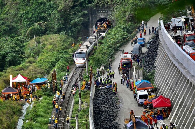 ताइवानमा भयानक रेल दुर्घटना, कम्तीमा ५० जनाको मृत्यु