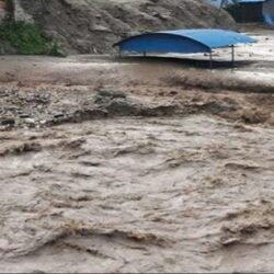 मनाङको चामेमा वाढीले लघु जलविद्युत सहित ६ घर वगायो