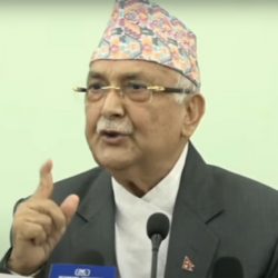 एमाले अध्यक्ष ओली चुनावी सभालाई सम्बोधन गर्न सुदूरपश्चिम जादै
