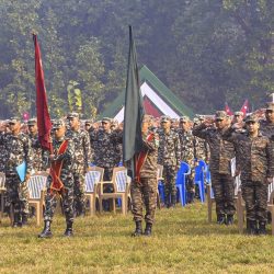 भारतीय सेना नेपाली सेनासँग अभ्यास गर्दै