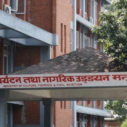 सिंहदरबारभित्रैबाट साँचो थुतेर सरकारी गाडी चोरी