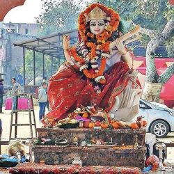 आज सरस्वती पुजा विद्याकी देवी सरस्वतीको पूजाआराधना गरी मनाइँदै