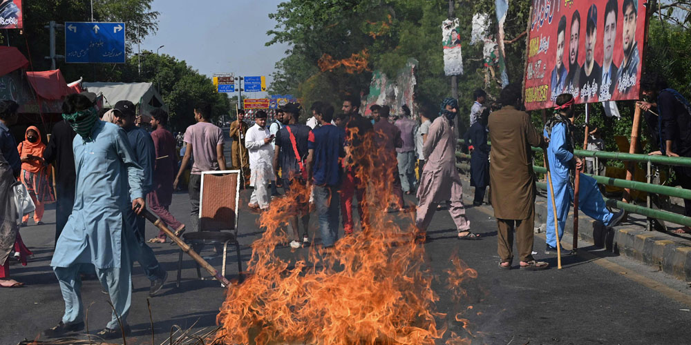 पूर्व प्रधानमन्त्री खानको पक्राउपछि पाकिस्तान तनाबग्रस्त, ४ जनाको मृत्यु