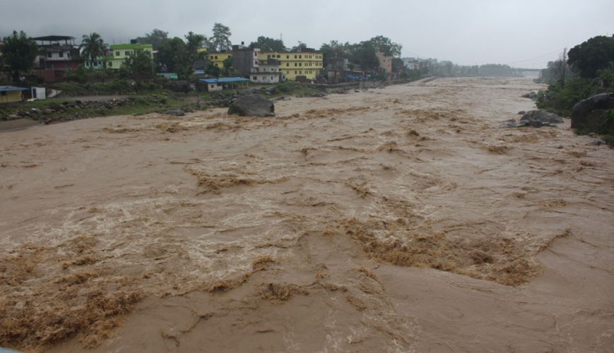 तिनाउ नदीमा जलसतह खतराको तहमाथि,सतर्क रहन आग्रह