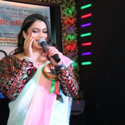जब अमृता 'देउरालीलाई भेटी' गाउँदै स्टेज उक्लिइन्..!