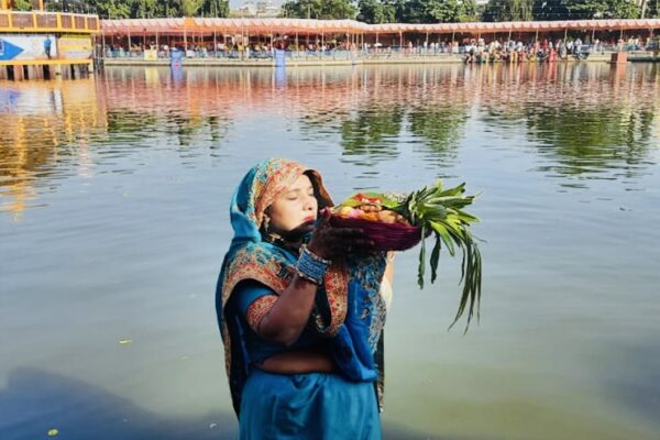 सूर्यको पूजा आराधना गरी छठ मनाइँदै