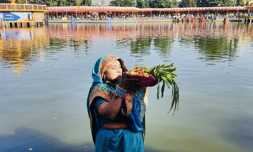 सूर्यको पूजा आराधना गरी छठ मनाइँदै