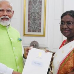 प्रधानमन्त्री मोदीले दिए पदबाट राजीनामा