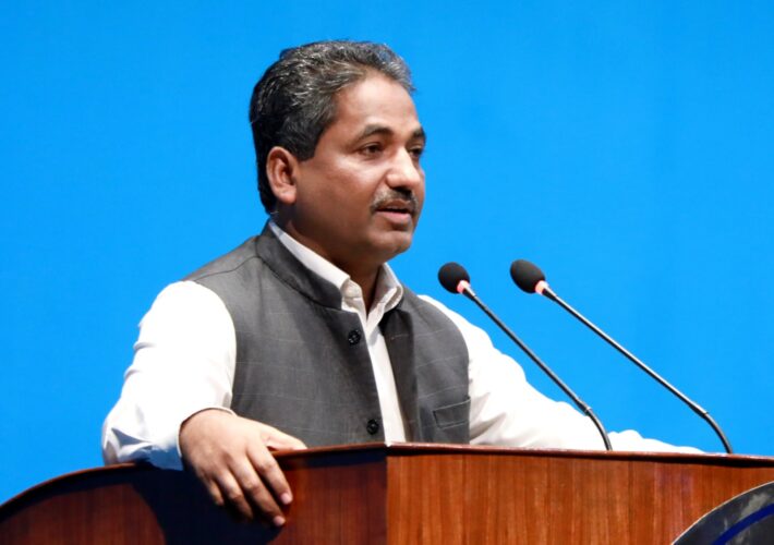 देश लुटेर विदेश पुर्‍याउने दलालको पक्षमा सरकार उभिएको छ : सांसद प्रभु साह