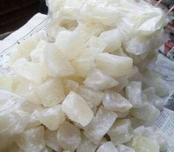 वाटरपार्कमा मिठाइ बेच्ने व्यापारीसंग अवैध असुली गर्दै केही व्यक्ती